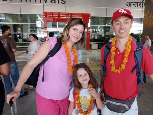 Hire a Car in Delhi: Travel with Comfort and Class from Incredible Heritage Tours