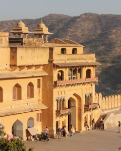 Unveiling Jaipur’s Charm – From Nahargarh Fort to Johari Bazaar