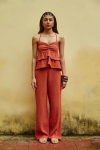 Minimalist Summer Outfit Ideas for the Modern Woman