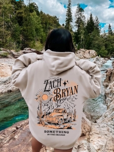 Corteiz Hoodie & Zach Bryan Merch: Christmas Sale Must-Haves
