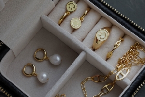 Handgefertigter Schmuck mit Edelsteinen: Ein Guide