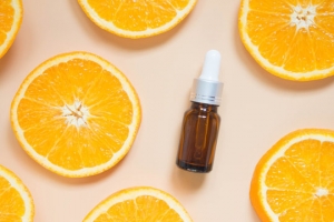 The Ultimate Guide to Vitamin C Serum: Benefits and Best Practices