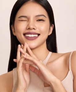 Berry Matte Lipstick: The Must-Have Trend for Effortlessly Chic Lips