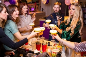How to Plan a Cocktail Party Like a Pro Organizer