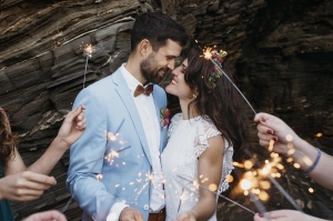 Top 10 Wedding Sparklers Ideas for Magical Wedding Photos