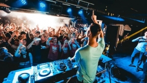 Make Your Event Unforgettable: Why Hiring a Party DJ Makes All the Difference