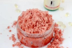 How to Exfoliate with Body Scrubs for Glowing Skin