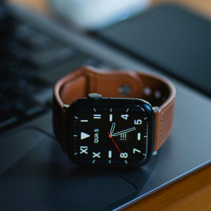 Smartwatch: A Device That Redefines Time and Connectivity