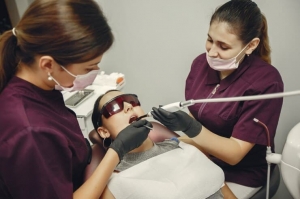 Why Dentists Recommend Deep Cleaning Services for Periodontal Care