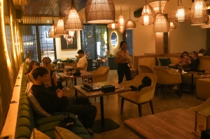 Best Shisha & Sports Lounge in Bali: Eden Hookah Club Uluwatu for Champions League, Premier League & UFC