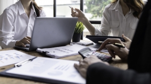 What You Should Know Before You Outsource Bookkeeping