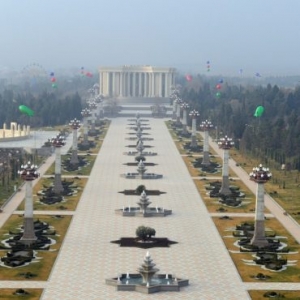 How to Plan a Perfect Day Trip from Baku: City Tour Baku & Nearby Attractions