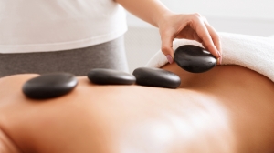How Hot Stone Massage Supports Mental and Physical Wellness