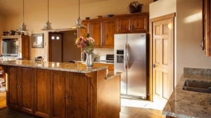 How to Clear Coat Kitchen Cabinets- Best Guide