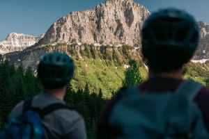 What Makes Glacier National Park Tours Unforgettable Adventures?