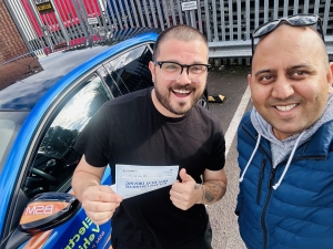 Why Choose an Automatic Driving School Over Manual Today?