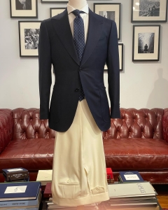 Visit the Best Suits Tailor in NYC for the Perfect Fit