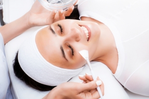 Can chemical peels reduce fine lines and wrinkles?