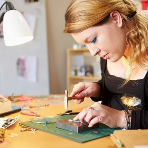 Describing the Ways to Locate Jewellery Making Course Online