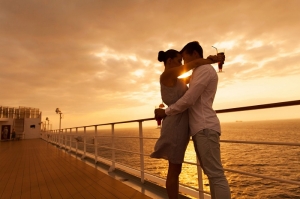 Enjoy your Honeymoon with your Partner in Singapore with Cruise Tour