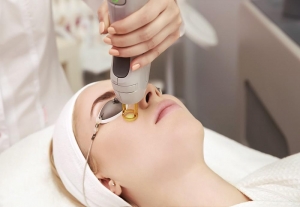 The Science Behind Fractional CO2 Laser Therapy: Dubai's Innovative Approach