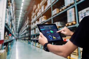 Cloud-Warehousing: Maximizing Efficiency in the Digital Age