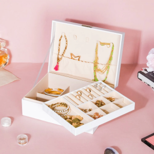 Top 12 jewellery organization tips to save space