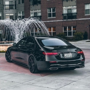 Jet-Set with Ease: Top-notch Transportation Services Just Moments Away from LaGuardia
