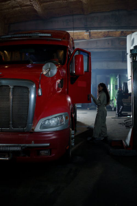 Women in the Trucking Industry: Breaking Barriers and Driving Change