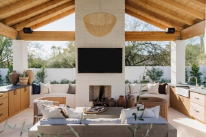 Designing Outdoor Living Spaces: The Art of Blending Nature with Pavers