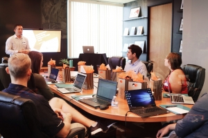 Choosing The Right Social Media Company: Tips For Chandigarh Businesses