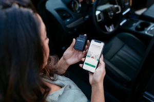 Exploring the Benefits of a Car Tracker App for Daily Commuters