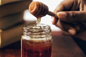 Cooking Up a Storm: Organic Mustard Honey in Chef-Approved Recipes