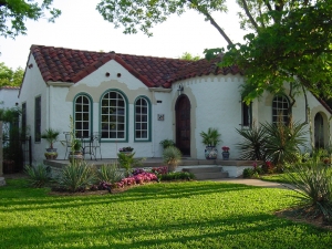 A Feminine Touch to Architectural Stucco in Northwest Florida