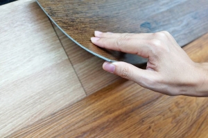 Hardwood Vs Luxury Vinyl Flooring- Which One Is A Perfect Fit?