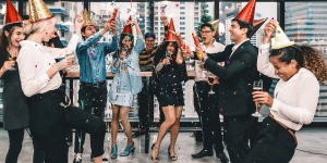 Decoding Glamour: A Comprehensive Guide to Finding the Perfect Party Outfit