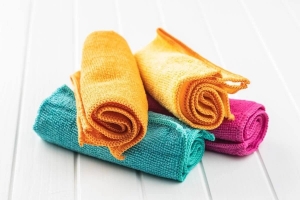 The Ultimate Cleaning Guide: The Benefits of Microfiber Cloths