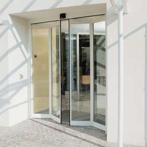 Stepping with Confidence: Choosing the Best Cane for Seniors