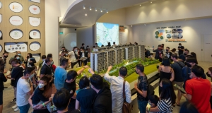 What strategies can maximize the selling price of a condo in the Singapore market?