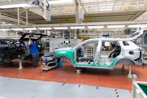 Advancements in Automotive Engineering: Electric Vehicles and Autonomous Driving