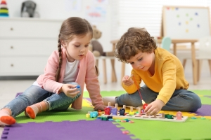 Enhancing Early Childhood Development with a Toy Bench Montessori Approach