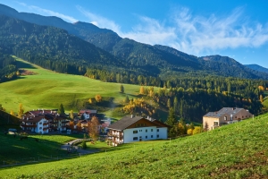 Mythical Quests: Follow in the Footsteps of Legends on Themed Historical Tours