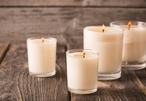 Which Seasonal Smells are Most Popular in Natural Aromatic Candles