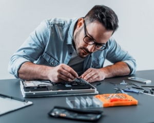 Protecting Your Business Data: Essential Steps During Laptop Repairs