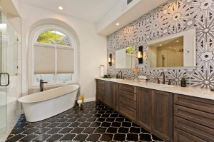 Mediterranean Style Master Bathroom in Fremont