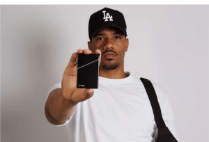 The Art of Minimalism: How XYKO's Wallets Elevate Your Everyday Carry