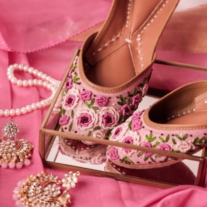 Punjabi Juttis Trend: Embracing Tradition in Contemporary Fashion