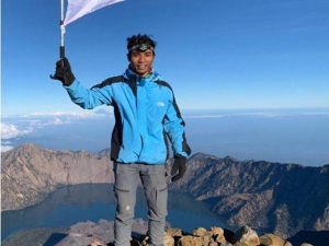 Exploring Nature's Grandeur: Mount Rinjani Trekking Routes and Itineraries
