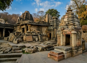 Beyond Tourist Traps: Exploring Local Markets with Homestay Insight