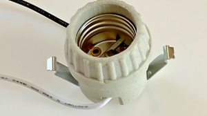 What To Do If Your Lamp Holder/Socket Is Damaged?